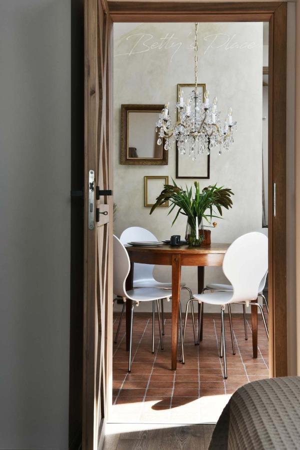 Betty'S Place Zabierzow Экстерьер фото