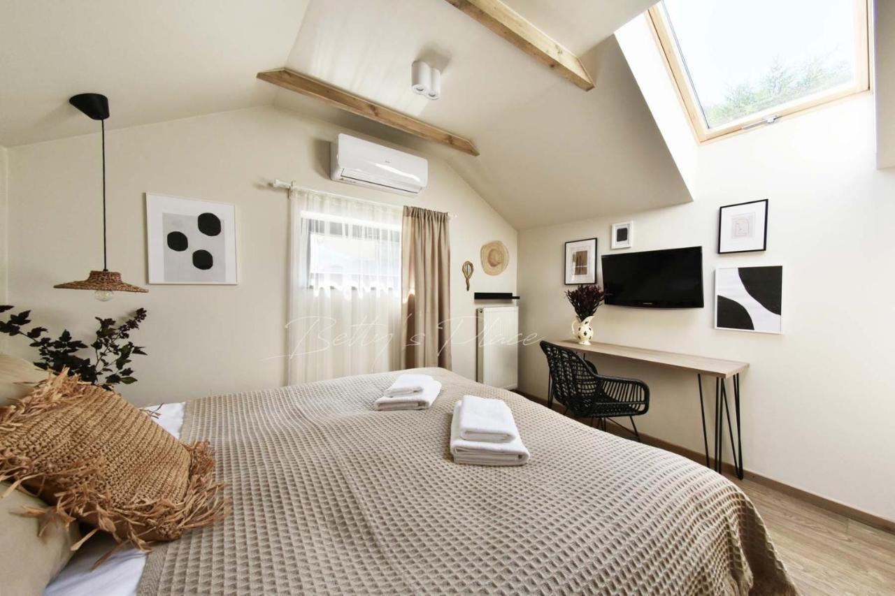 Betty'S Place Zabierzow Экстерьер фото